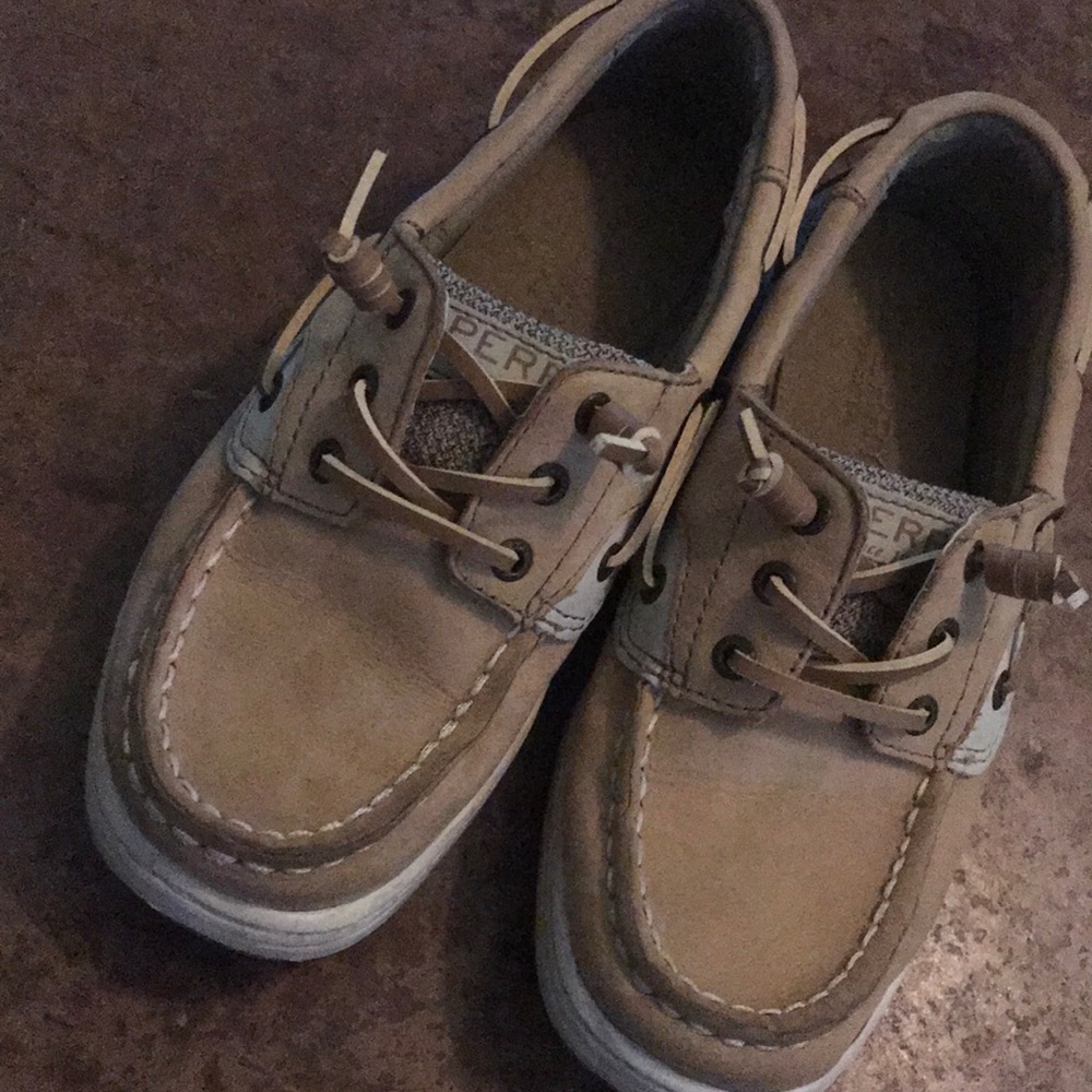 Little girls sperrys in excellent condition